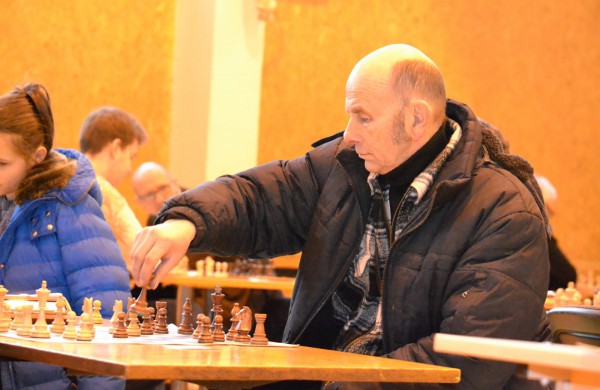 Šachmatų figūras stumdė ir didmeistriai, ir pradedantieji