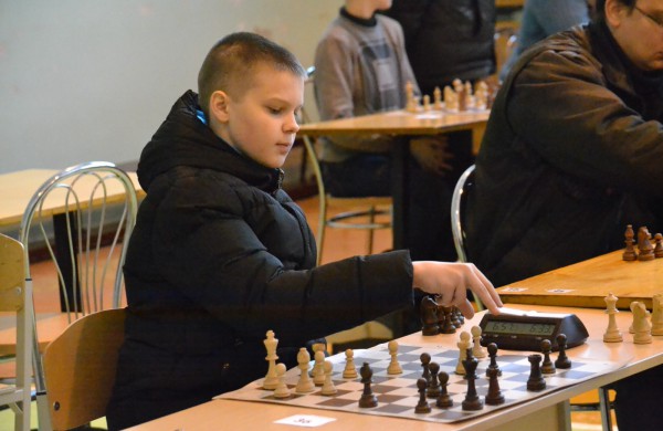 Šachmatų figūras stumdė ir didmeistriai, ir pradedantieji