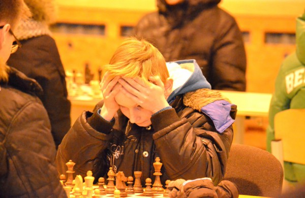 Šachmatų figūras stumdė ir didmeistriai, ir pradedantieji