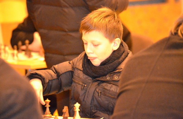 Šachmatų figūras stumdė ir didmeistriai, ir pradedantieji