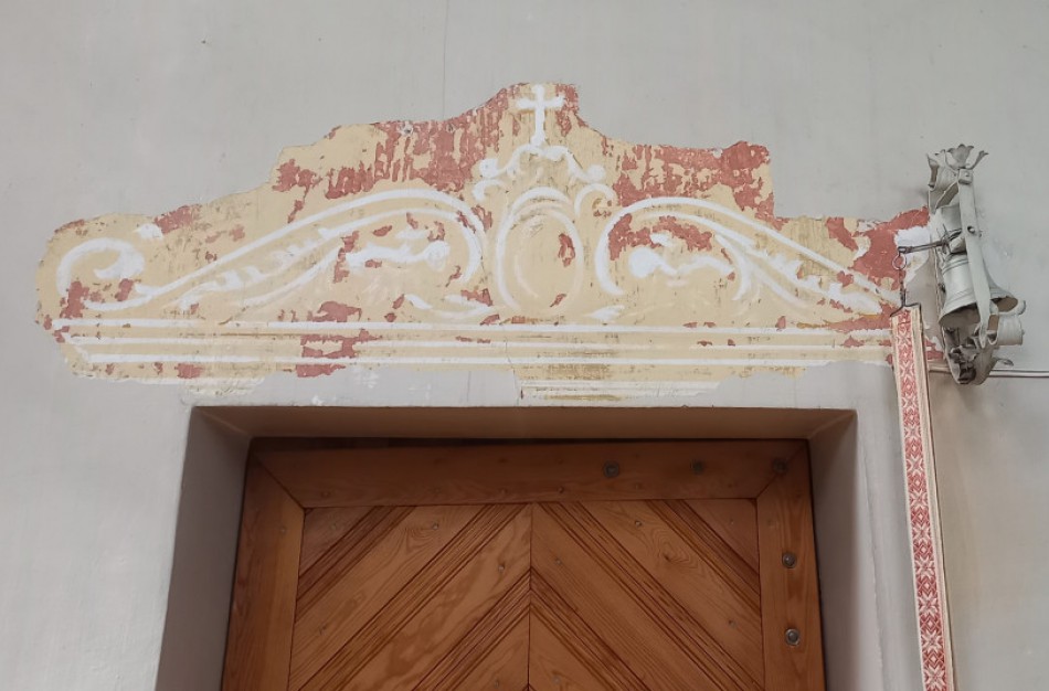 Jonavos bažnyčioje atsivėrė XX a. vidurio sienų tapyba