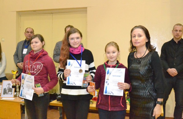 Šachmatų figūras stumdė ir didmeistriai, ir pradedantieji