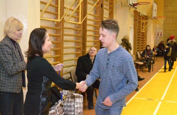 Šachmatų figūras stumdė ir didmeistriai, ir pradedantieji