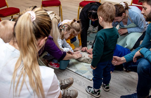 Jonavoje šurmuliuoja „Kūrybiškumo festivalis „MU22“, skatinantis puoselėti laiką drauge su vaikais