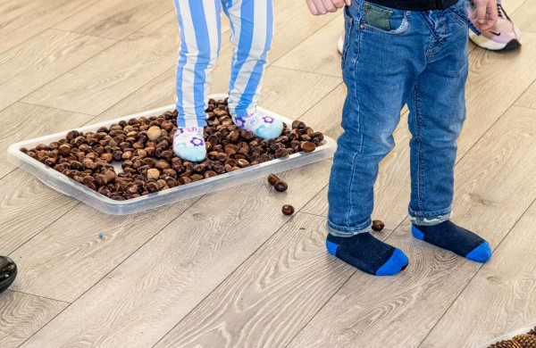 Jonavoje šurmuliuoja „Kūrybiškumo festivalis „MU22“, skatinantis puoselėti laiką drauge su vaikais