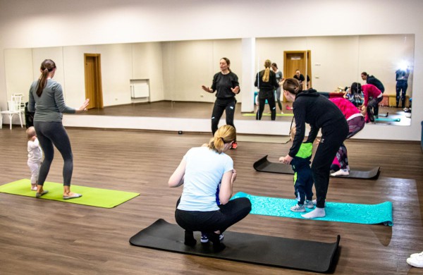 Jonavoje šurmuliuoja „Kūrybiškumo festivalis „MU22“, skatinantis puoselėti laiką drauge su vaikais