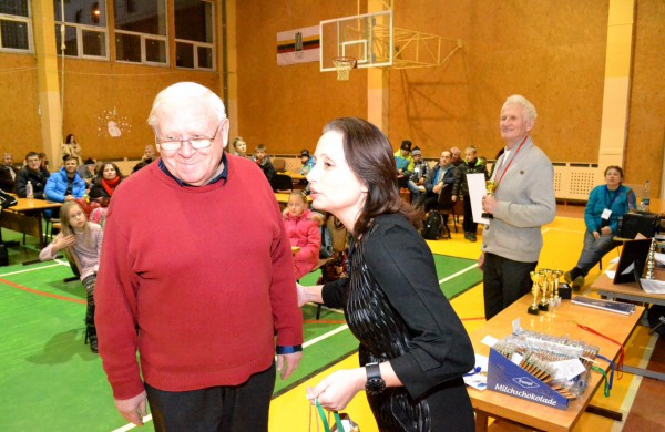 Šachmatų figūras stumdė ir didmeistriai, ir pradedantieji