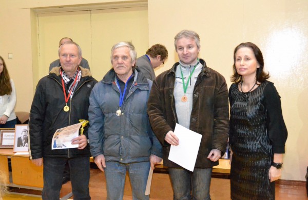 Šachmatų figūras stumdė ir didmeistriai, ir pradedantieji