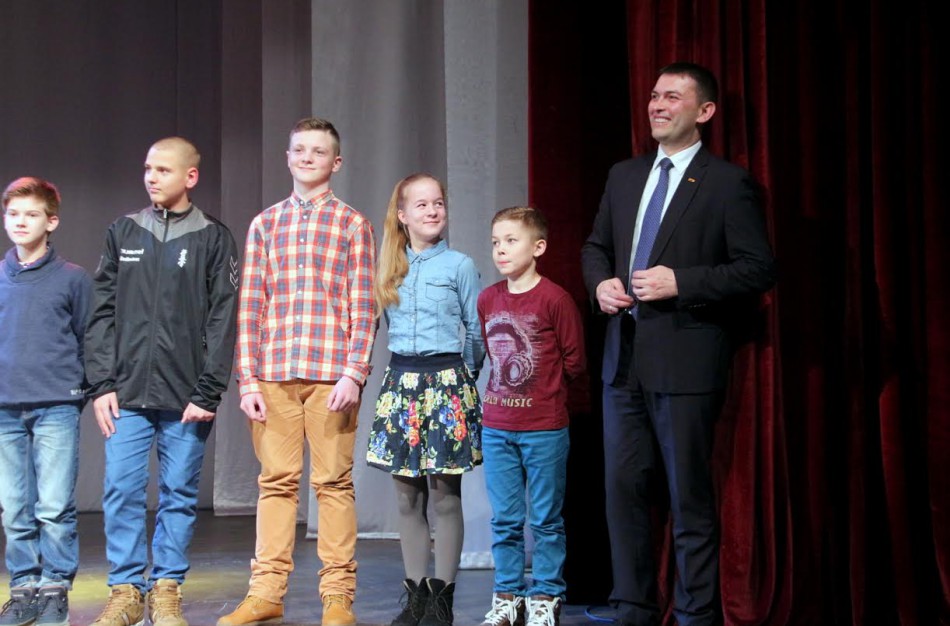 Naujuosius metus pasitiko su apdovanojimais