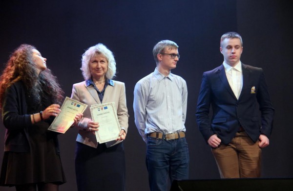 Naujuosius metus pasitiko su apdovanojimais