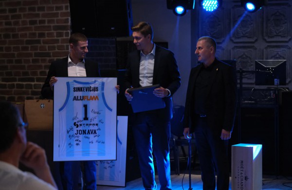 Jonavos ,,CBET" sezono uždarymo šventėje padėkojo ištikimiausiems savo patneriams