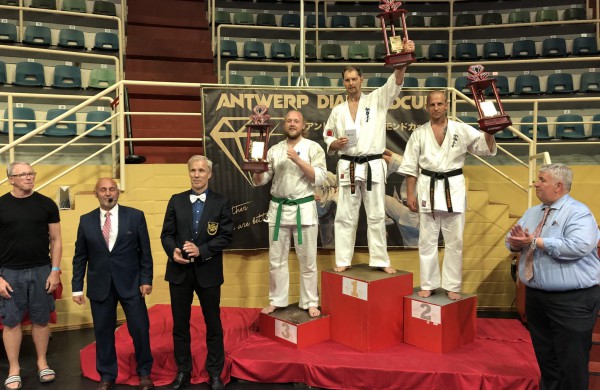 Tarptautiniame turnyre Belgijoje kovėsi ir  Jonavos kyokushin karate “Kumite” klubo sportininkai