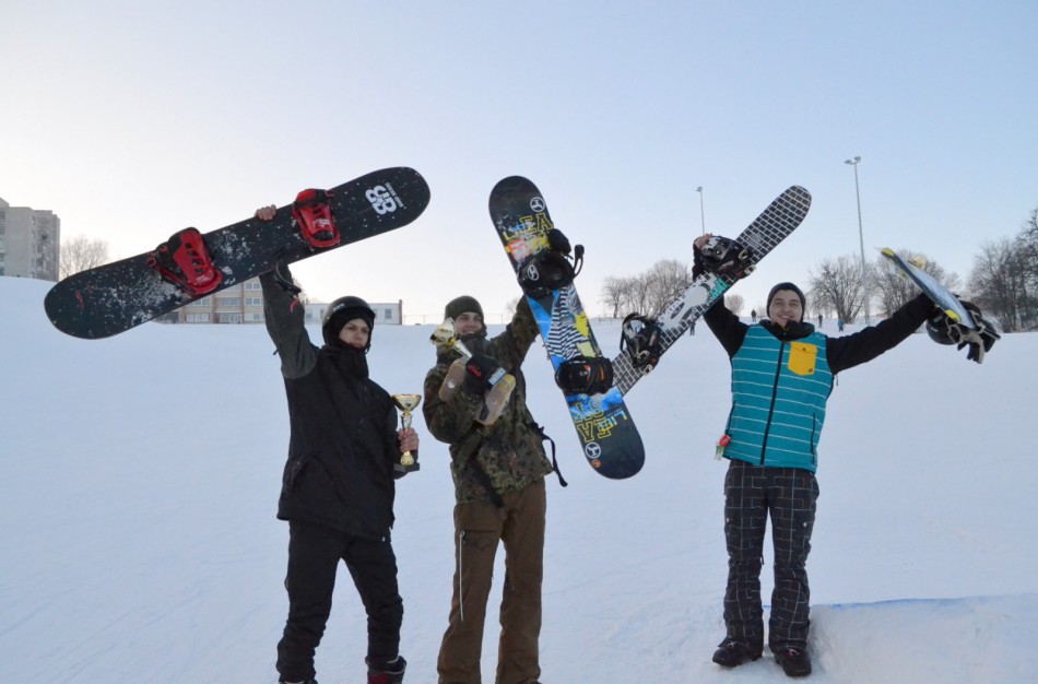 Pirmasis pasaulinės sniego dienos renginys – snieglenčių varžybos