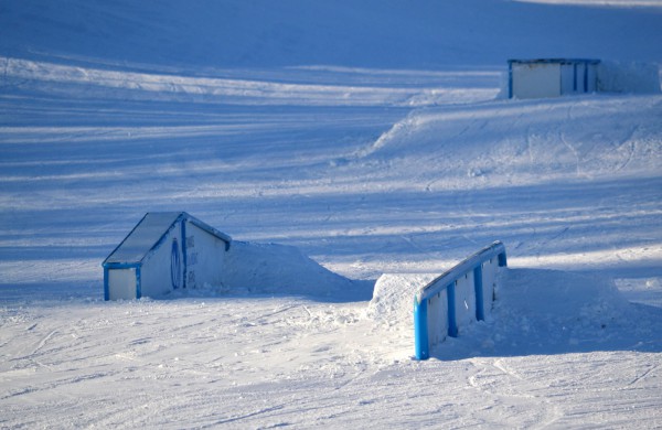 Pirmasis pasaulinės sniego dienos renginys – snieglenčių varžybos