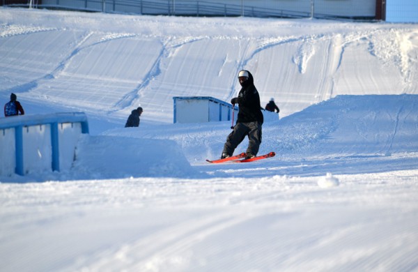 Pirmasis pasaulinės sniego dienos renginys – snieglenčių varžybos