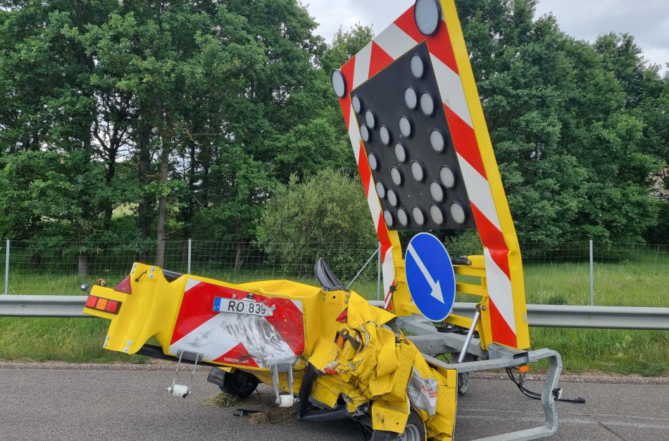 Vos prieš metus AB „Kelių priežiūra“ nupirktas mobilus smūgio slopintuvas išgelbėjo gyvybes