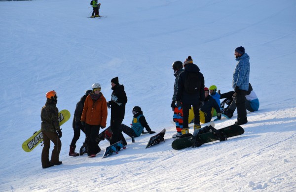 Pirmasis pasaulinės sniego dienos renginys – snieglenčių varžybos