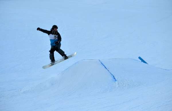 Pirmasis pasaulinės sniego dienos renginys – snieglenčių varžybos