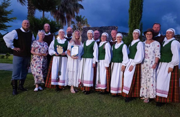 Jonavos vyresniųjų liaudiškų šokių grupė „Varūna“ laimėjo „Grand prix“ nominaciją