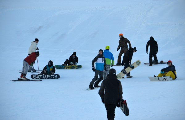 Pirmasis pasaulinės sniego dienos renginys – snieglenčių varžybos
