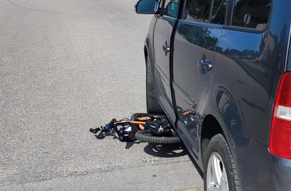 Vytauto skg. ir J. Ralio g. sankryžoje dviratis atsitrenkė į „Ford“