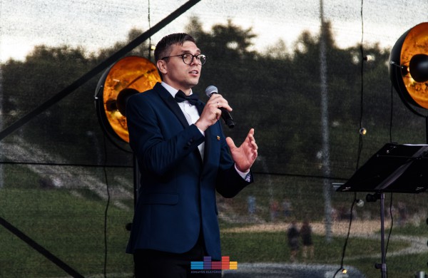 Jonaviečiai šventė Lietuvos karaliaus Mindaugo karūnavimo ir Tautiškos giesmės dieną