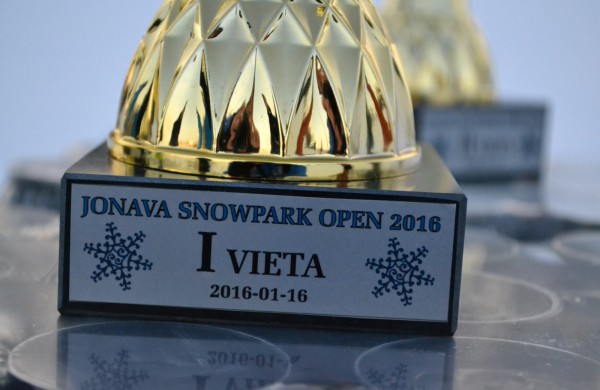 Pirmasis pasaulinės sniego dienos renginys – snieglenčių varžybos