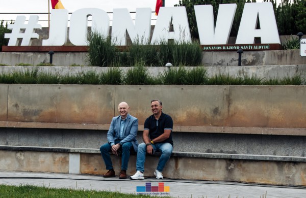 Jonaviečiai šventė Lietuvos karaliaus Mindaugo karūnavimo ir Tautiškos giesmės dieną