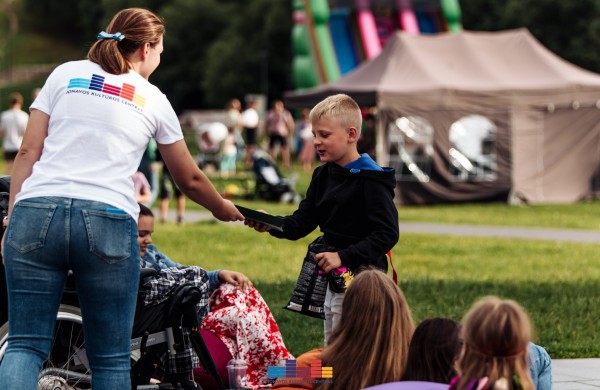 Jonaviečiai šventė Lietuvos karaliaus Mindaugo karūnavimo ir Tautiškos giesmės dieną
