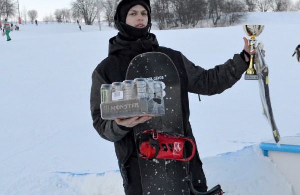 Pirmasis pasaulinės sniego dienos renginys – snieglenčių varžybos