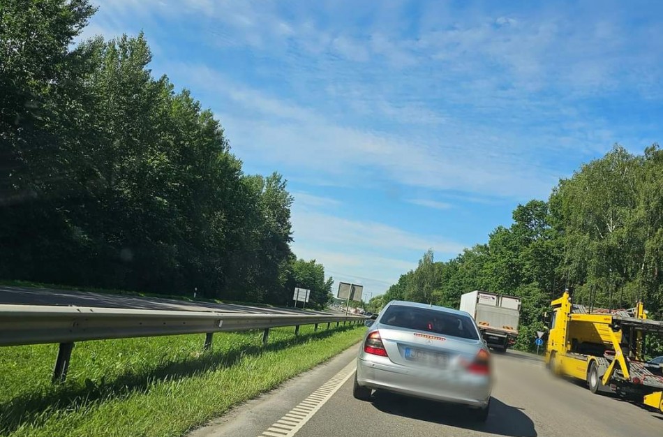 Jonaviečiai perspėja kitus vairuotojus: kelyje Jonava - Kaunas susiformavo nejudanti spūstis