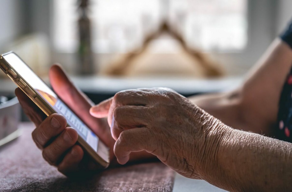 RRT įspėja: siunčiamos melagingą informaciją skleidžiančios SMS