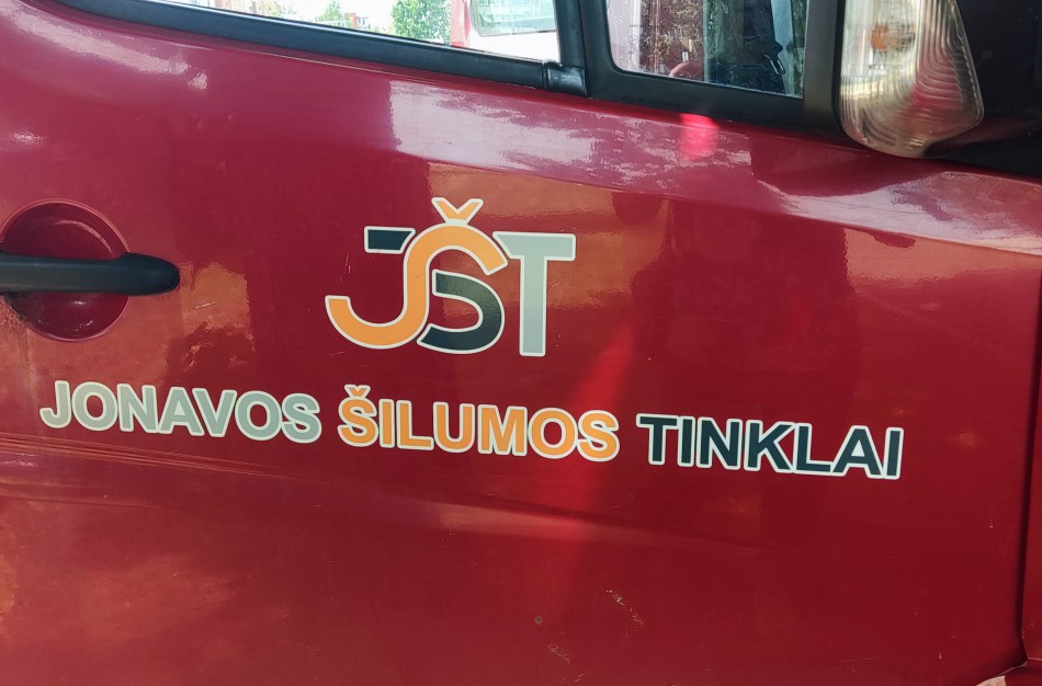 Nebus tiekiamas karštas vanduo Kosmonautų g. vartotojams