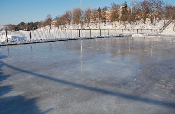 Privati jonaviečių iniciatyva: mieste atsirado čiuožykla