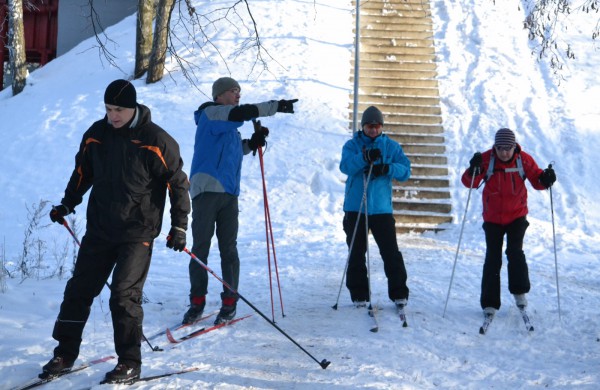Antroji sniego diena Jonavoje palydėta čiuožynių, rogučių ir šeimų estafečių varžybomis