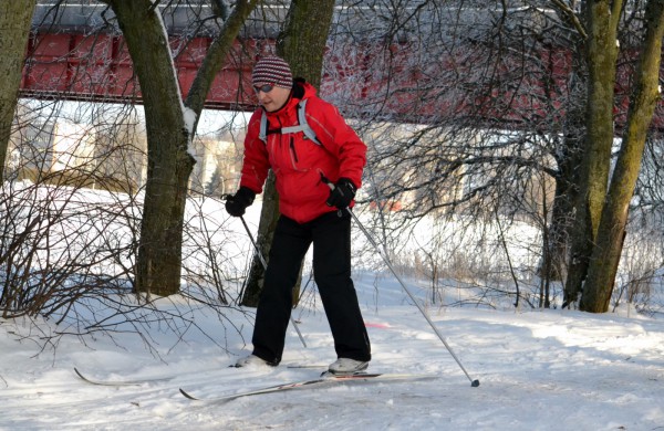 Antroji sniego diena Jonavoje palydėta čiuožynių, rogučių ir šeimų estafečių varžybomis