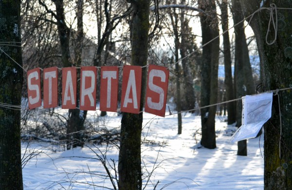 Antroji sniego diena Jonavoje palydėta čiuožynių, rogučių ir šeimų estafečių varžybomis