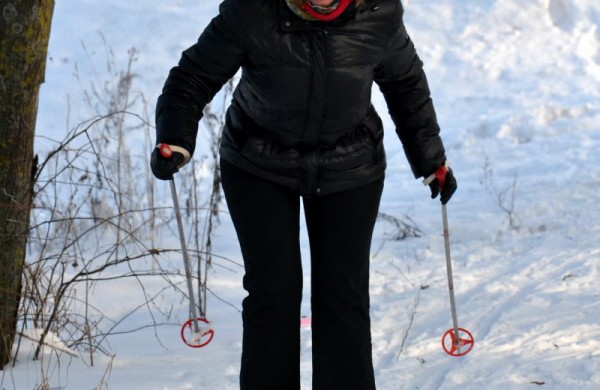 Antroji sniego diena Jonavoje palydėta čiuožynių, rogučių ir šeimų estafečių varžybomis