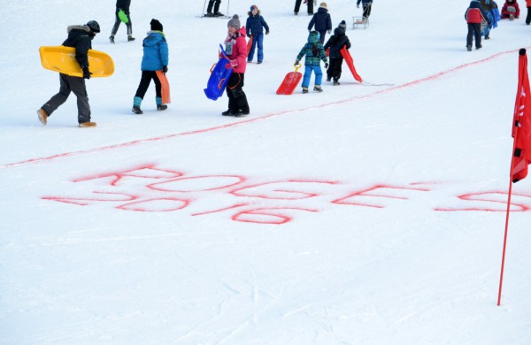 Antroji sniego diena Jonavoje palydėta čiuožynių, rogučių ir šeimų estafečių varžybomis