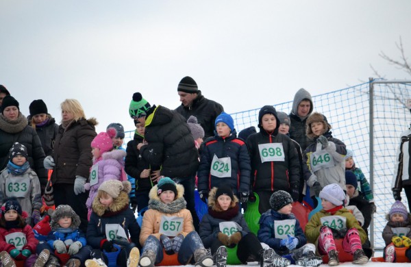 Antroji sniego diena Jonavoje palydėta čiuožynių, rogučių ir šeimų estafečių varžybomis