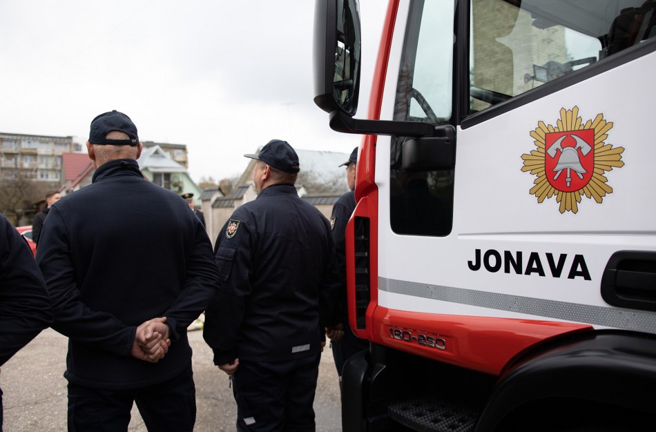 Jonavos ugniagesiams bus skirta nauja automobilinė cisterna