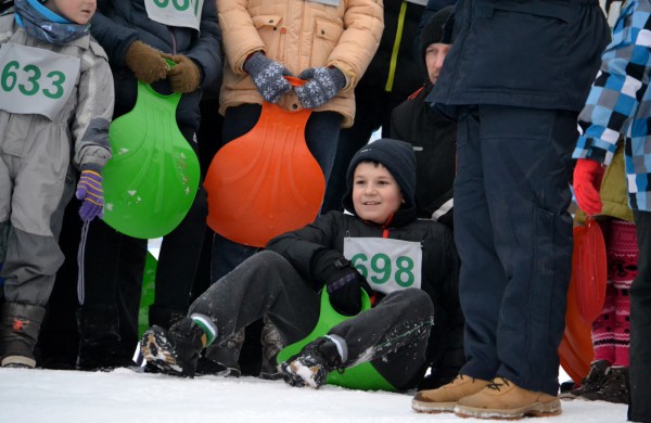 Antroji sniego diena Jonavoje palydėta čiuožynių, rogučių ir šeimų estafečių varžybomis