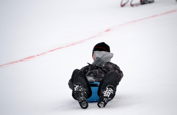 Antroji sniego diena Jonavoje palydėta čiuožynių, rogučių ir šeimų estafečių varžybomis