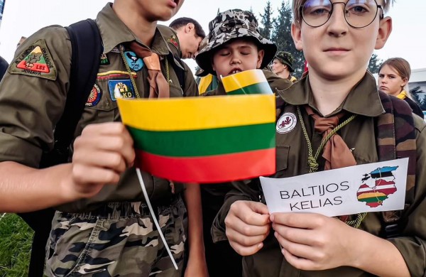 Automagistralėje Vilnius - Panevėžys  paminėta Baltijos kelio  sukaktis