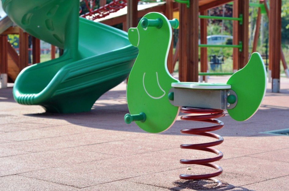 Vaikų žaidimų aikštelės turi būti saugios