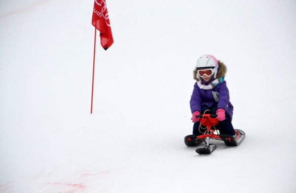 Antroji sniego diena Jonavoje palydėta čiuožynių, rogučių ir šeimų estafečių varžybomis