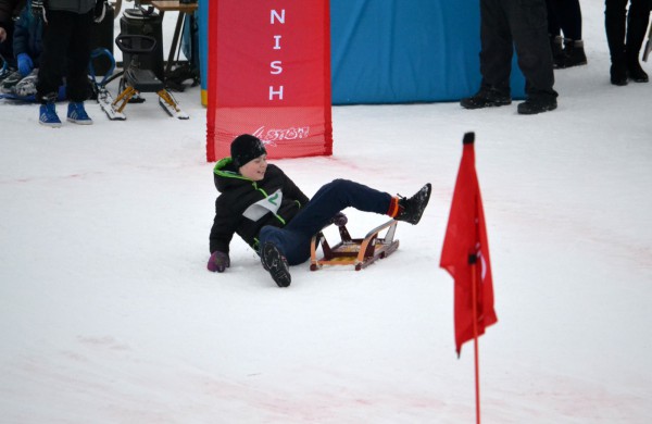 Antroji sniego diena Jonavoje palydėta čiuožynių, rogučių ir šeimų estafečių varžybomis