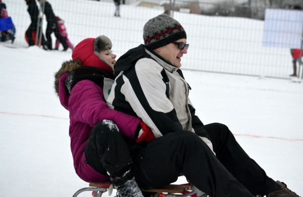 Antroji sniego diena Jonavoje palydėta čiuožynių, rogučių ir šeimų estafečių varžybomis