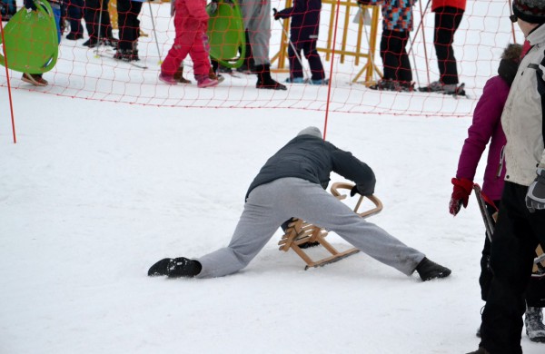 Antroji sniego diena Jonavoje palydėta čiuožynių, rogučių ir šeimų estafečių varžybomis