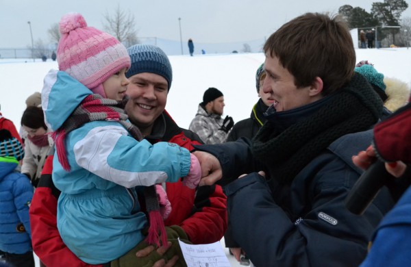 Antroji sniego diena Jonavoje palydėta čiuožynių, rogučių ir šeimų estafečių varžybomis